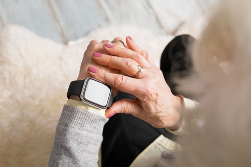 reloj para ancianos con botón SOS